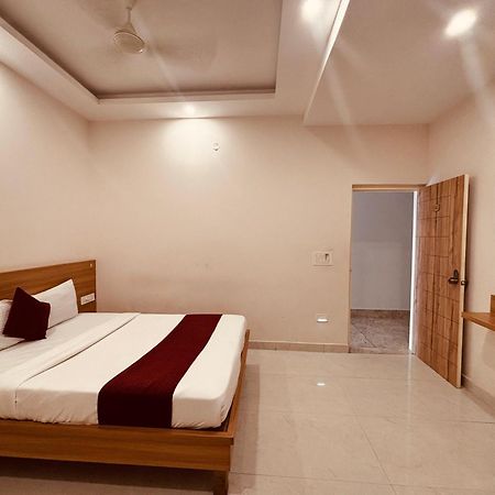Seema Palace Inn 1 Km From Railwaystaion マイソール エクステリア 写真