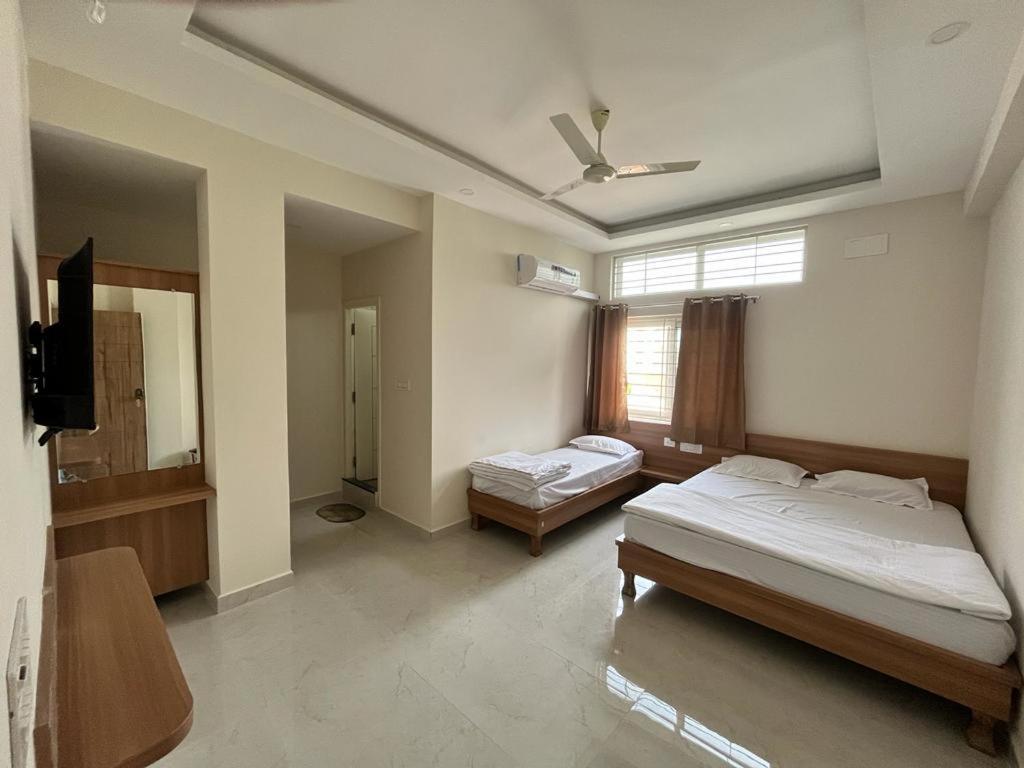 Seema Palace Inn 1 Km From Railwaystaion マイソール エクステリア 写真