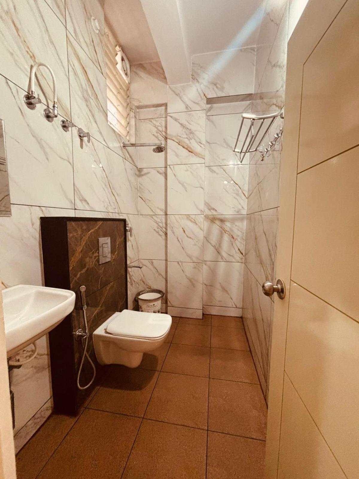 Seema Palace Inn 1 Km From Railwaystaion マイソール エクステリア 写真
