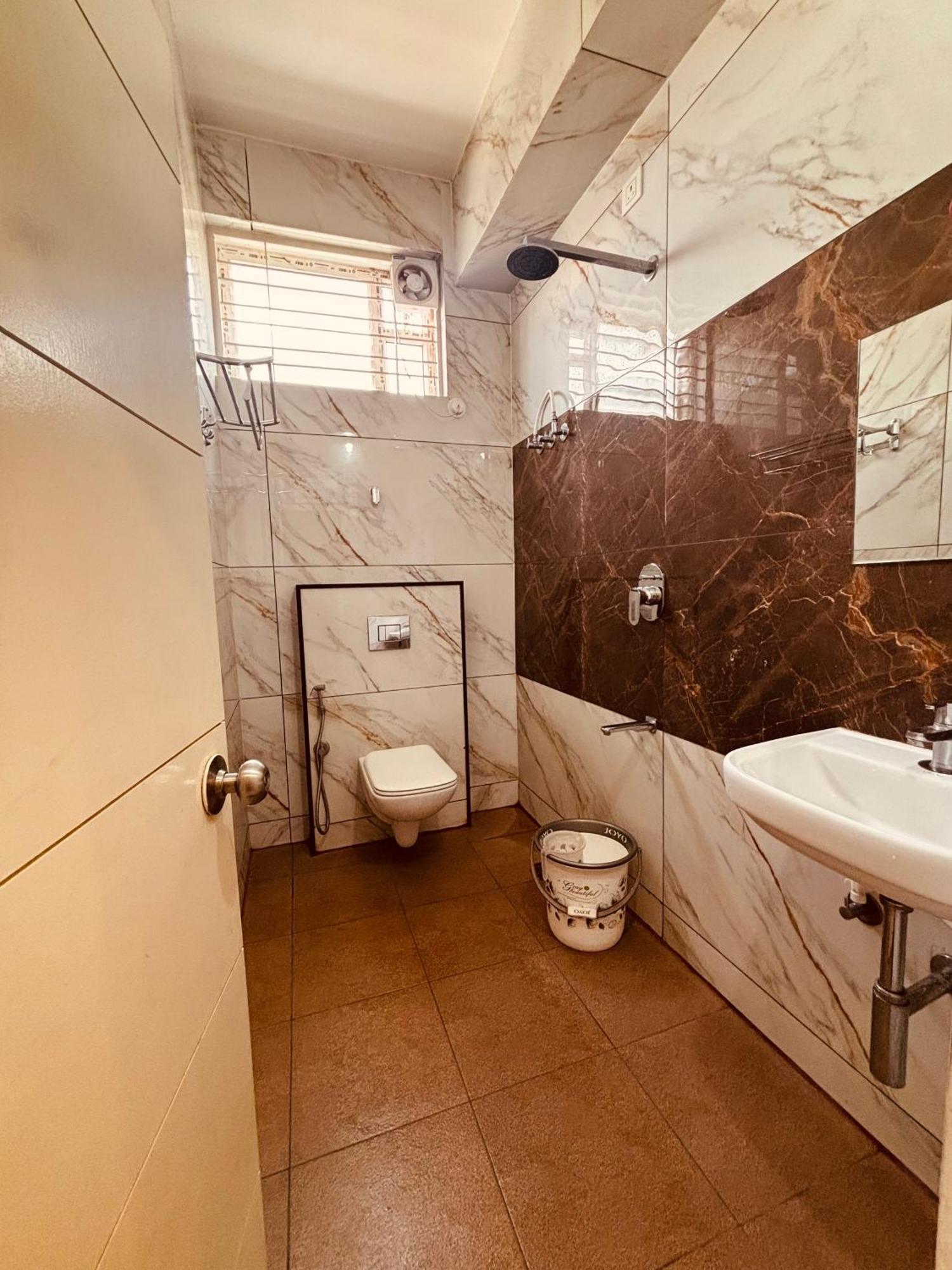 Seema Palace Inn 1 Km From Railwaystaion マイソール エクステリア 写真